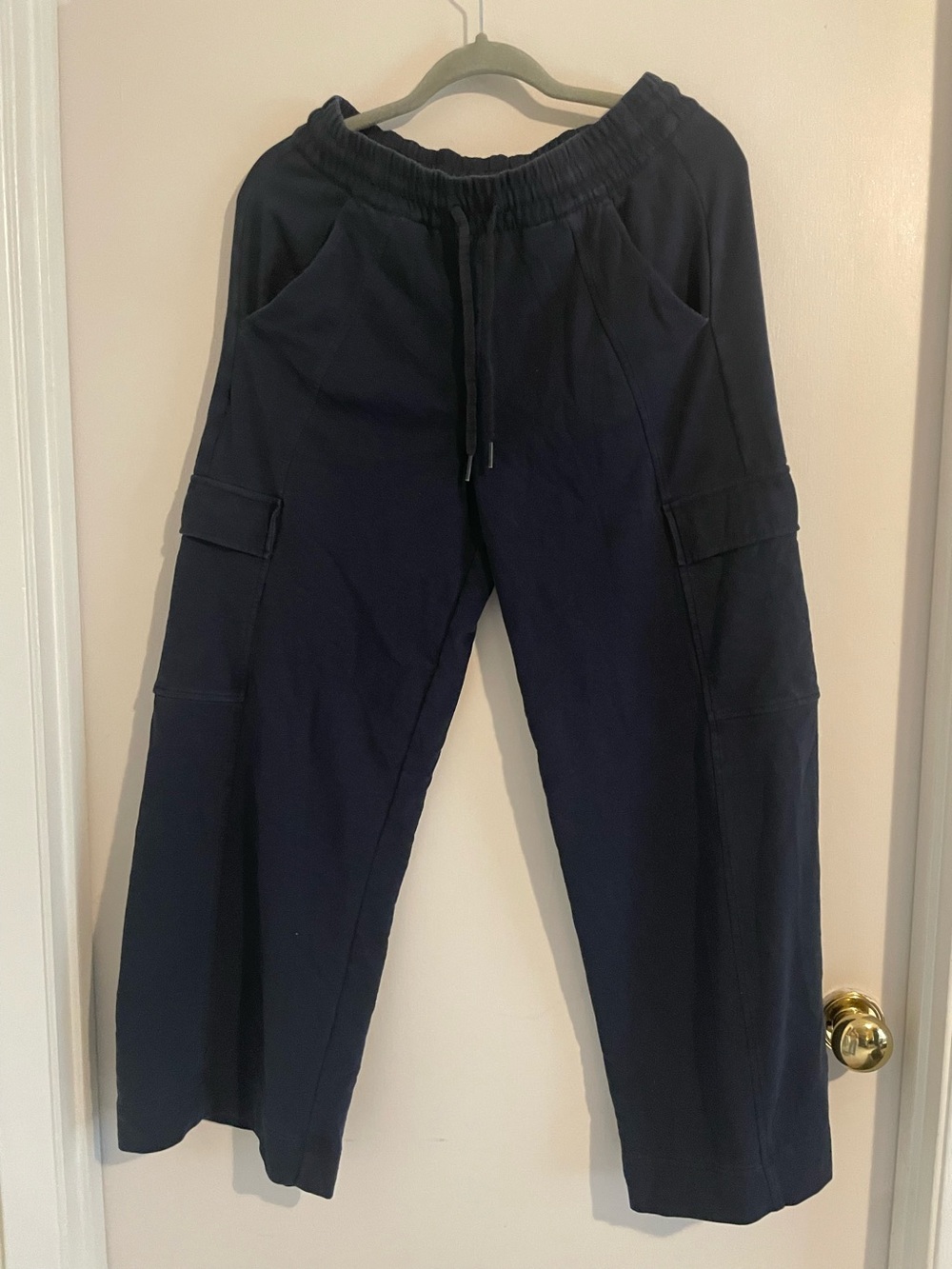 Athleta Navy Cargo Wide-Leg Pants EUC, Size Small